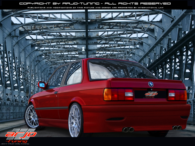 BMW E30 Bara spate